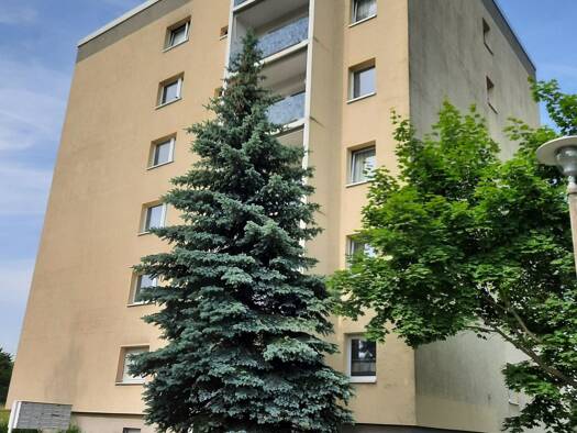 Wohnung zur Miete 304 € 2 Zimmer 55,2 m² 2. Geschoss frei ab sofort Karl-Matthes-Straße 3 Lusan Gera 07549