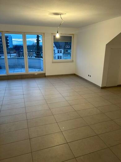 Wohnung zur Miete 1.500 € 3 Zimmer 98 m² Geschoss 4/4 frei ab sofort Wahllokal 62 Siegburg 53721