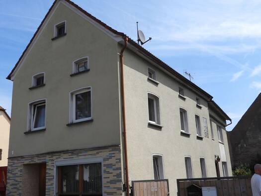 Haus zum Kauf 295.000 € 12 Zimmer 370 m² 670 m² Grundstück Mühlhausen 96172