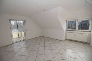 Wohnung zur Miete 1.000 € 4 Zimmer 90,1 m² Dachgeschoss, Geschoss 3/3 frei ab sofort Kleinostheim Kleinostheim 63801