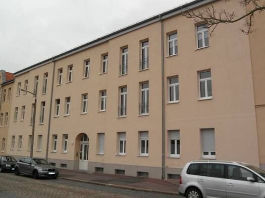 Studio zur Miete 300 € 1 Zimmer 42,8 m² EG Basedowstr. 1 Innenstadt Dessau-Roßlau 06844