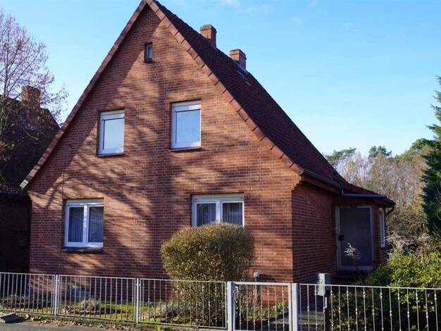 Einfamilienhaus zum Kauf 250.000 € 6 Zimmer 90 m² 642 m² Grundstück Klein Hehlen Celle 29223