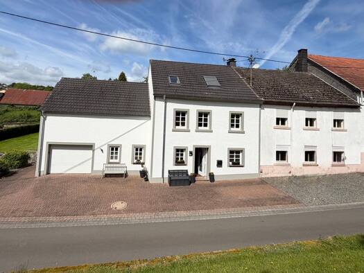 Einfamilienhaus zum Kauf 345.000 € 6 Zimmer 151 m² 1.106 m² Grundstück frei ab sofort Burbach Burbach 54597