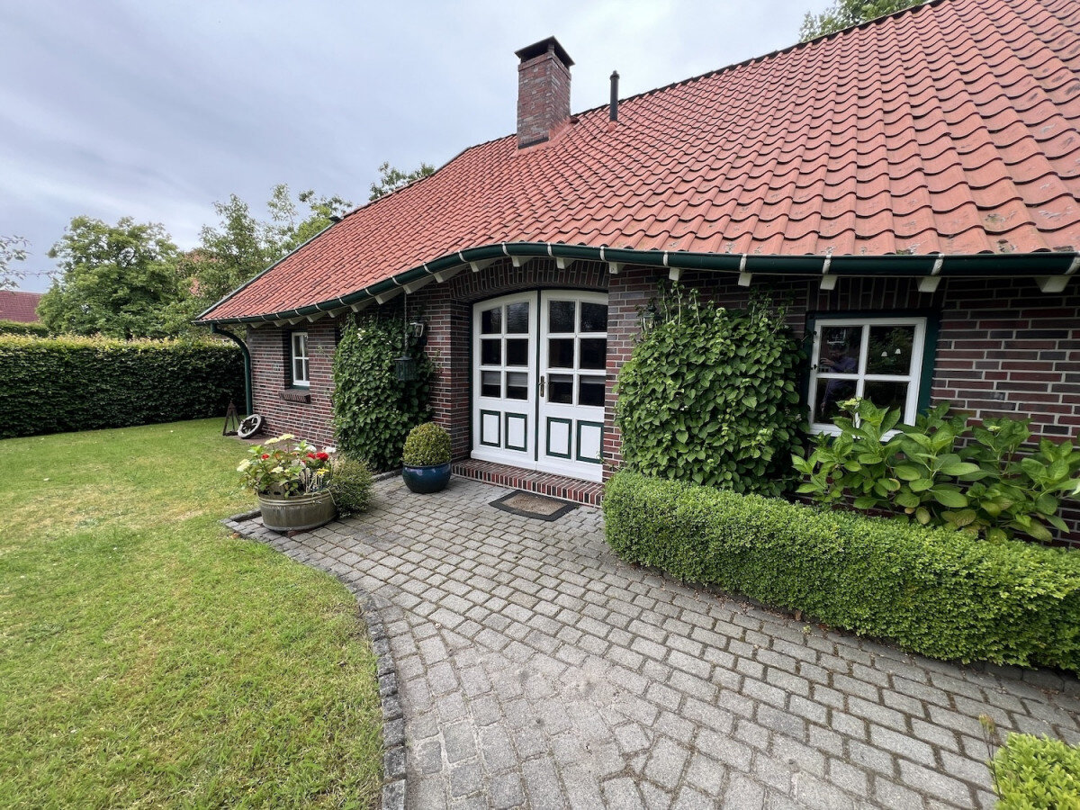 Einfamilienhaus zum Kauf 379.800 € 4 Zimmer 120,8 m²<br/>Wohnfläche 1.084 m²<br/>Grundstück Westerholt 26556