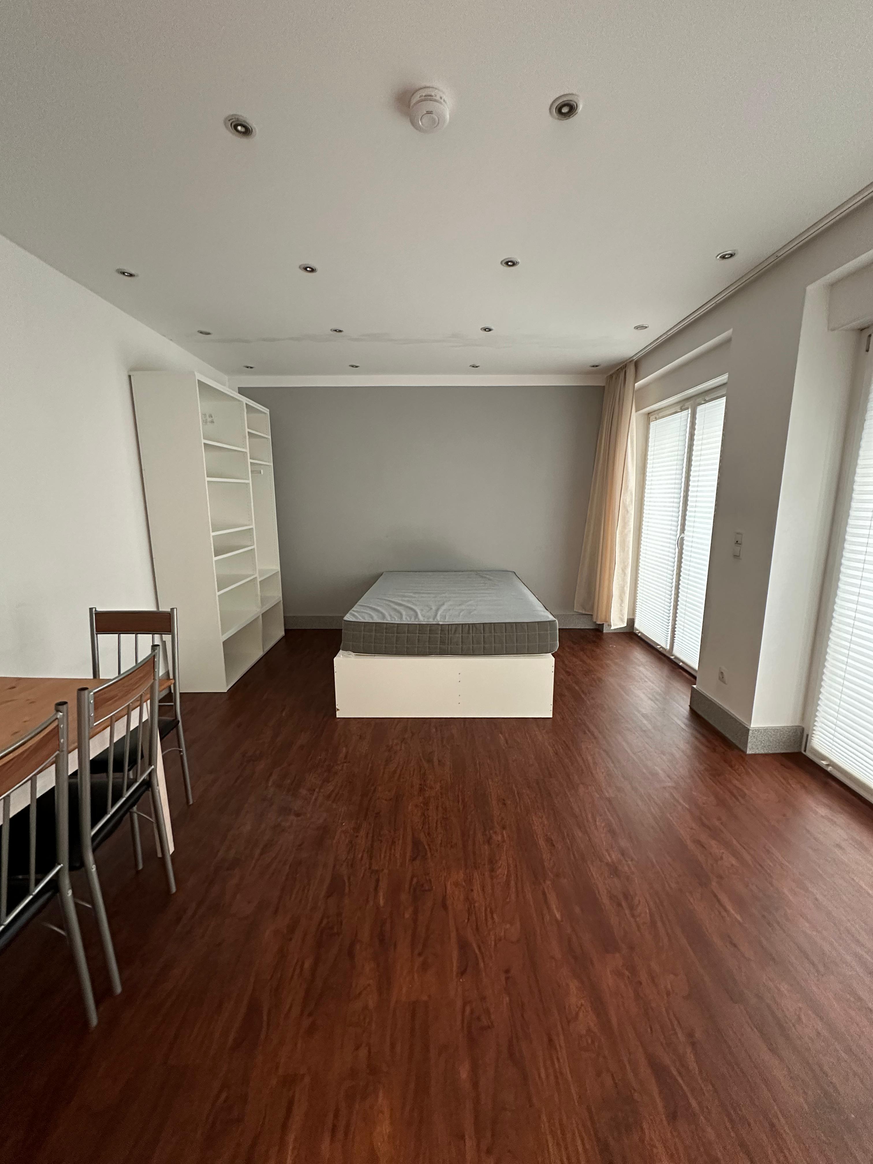 Apartment zur Miete 525 € 1 Zimmer 37,5 m²<br/>Wohnfläche EG<br/>Geschoss ab sofort<br/>Verfügbarkeit Siechenstraße 7 Domberg Bamberg 96052