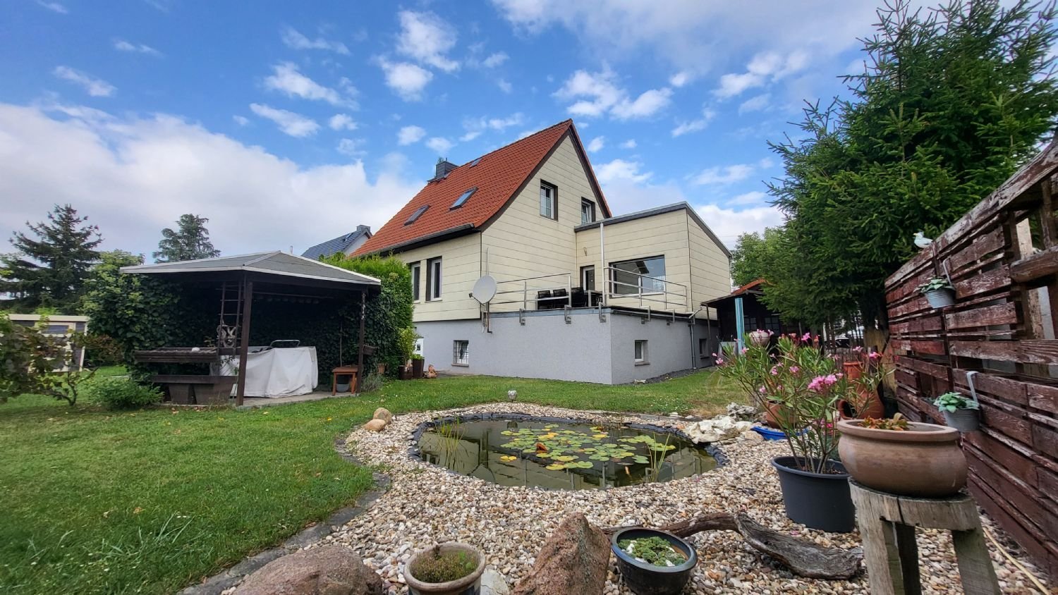 Einfamilienhaus zum Kauf 305.000 € 5 Zimmer 130 m²<br/>Wohnfläche 853 m²<br/>Grundstück Langenbogen Teutschenthal 06179