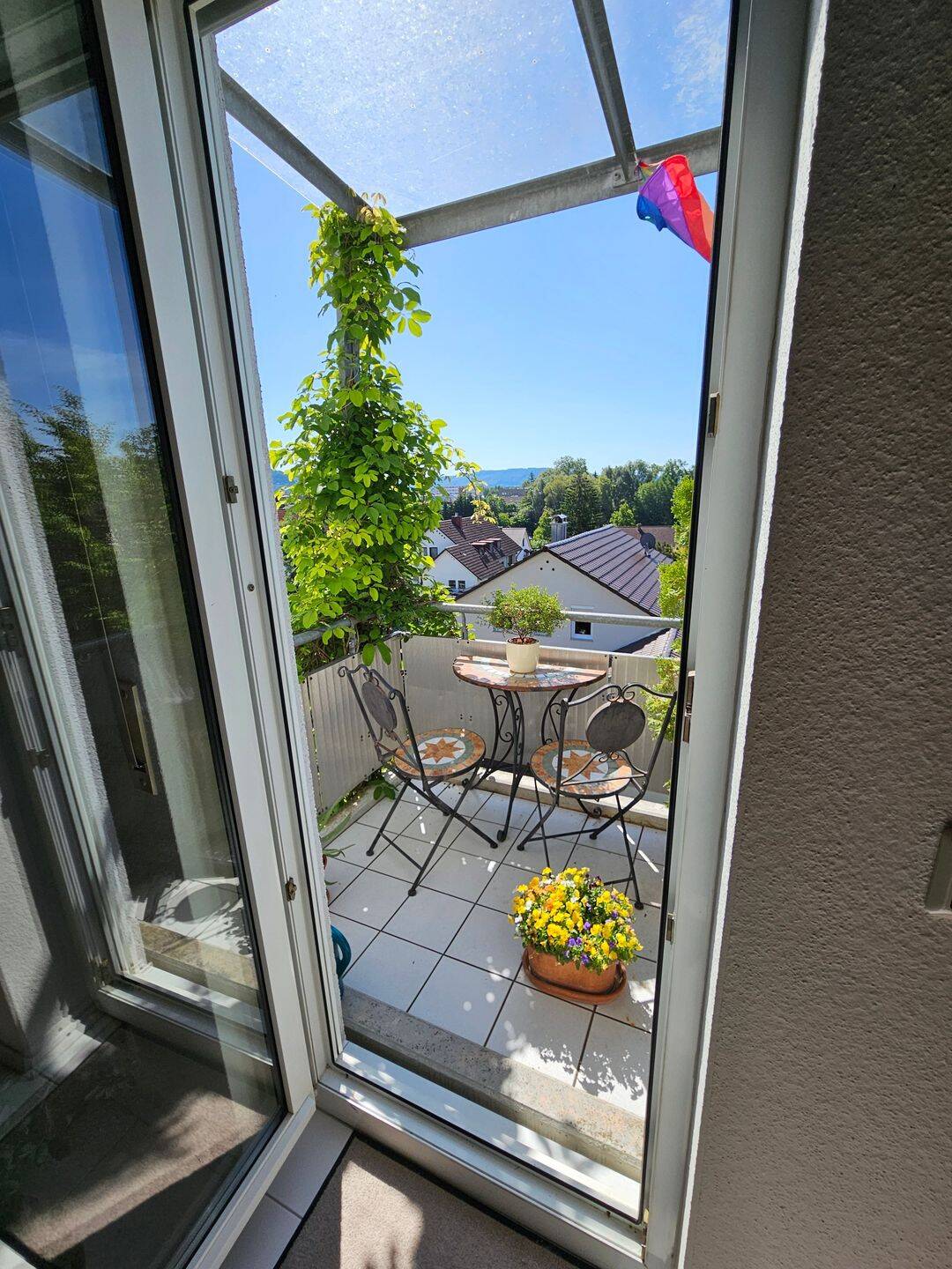 Immobilie in Gottmadingen - Provisionsfrei: Helle 4-Zimmer Dachgeschosswohnung mit 3 Balkonen + 2 Tiefgaragenplätzen - Bild 4