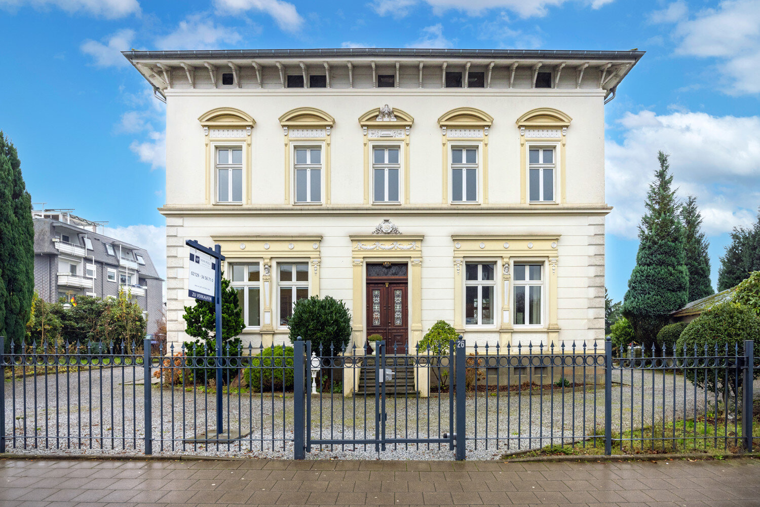 Villa zum Kauf 1.350.000 € 10 Zimmer 426 m²<br/>Wohnfläche 2.756 m²<br/>Grundstück Wermelskirchen Wermelskirchen 42929