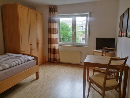WG-Zimmer zur Miete auf Zeit 550 € 18 m² frei ab sofort In den Weingärten Eschmar Troisdorf 53844