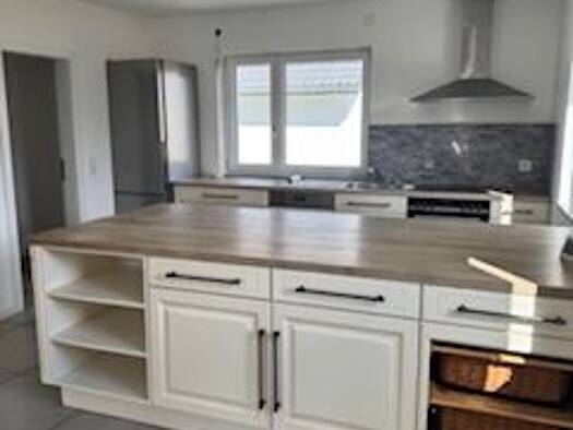 Wohnung zur Miete 1.300 € 4 Zimmer 109 m² Geschoss 2/3 frei ab 01.05.2026 Neuhausen Metzingen 72555