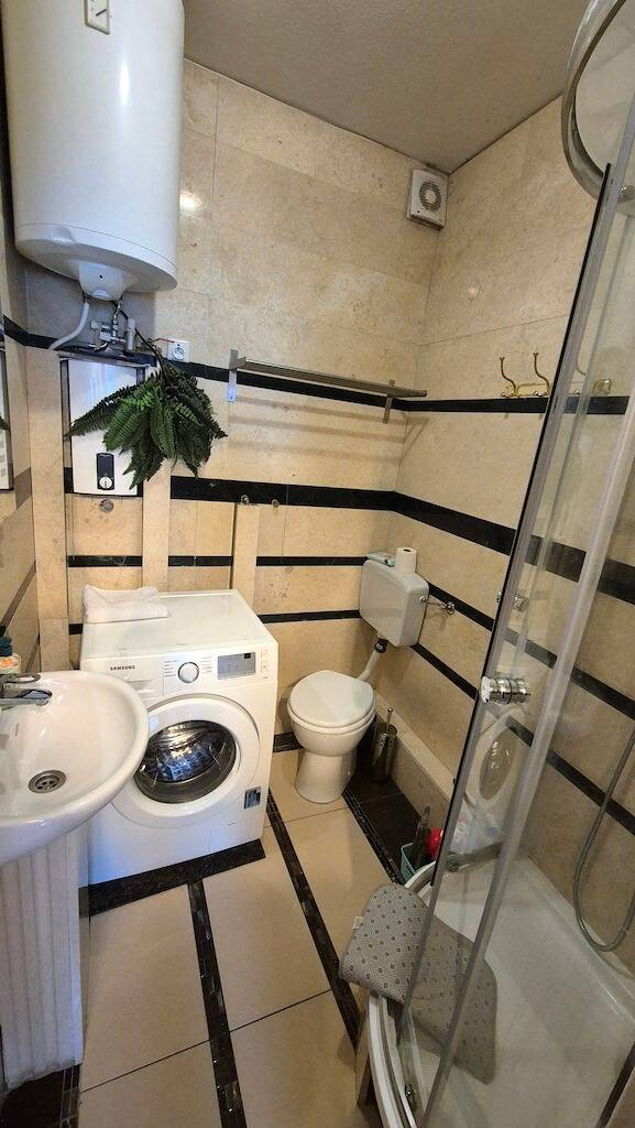 Property thumbnail 6