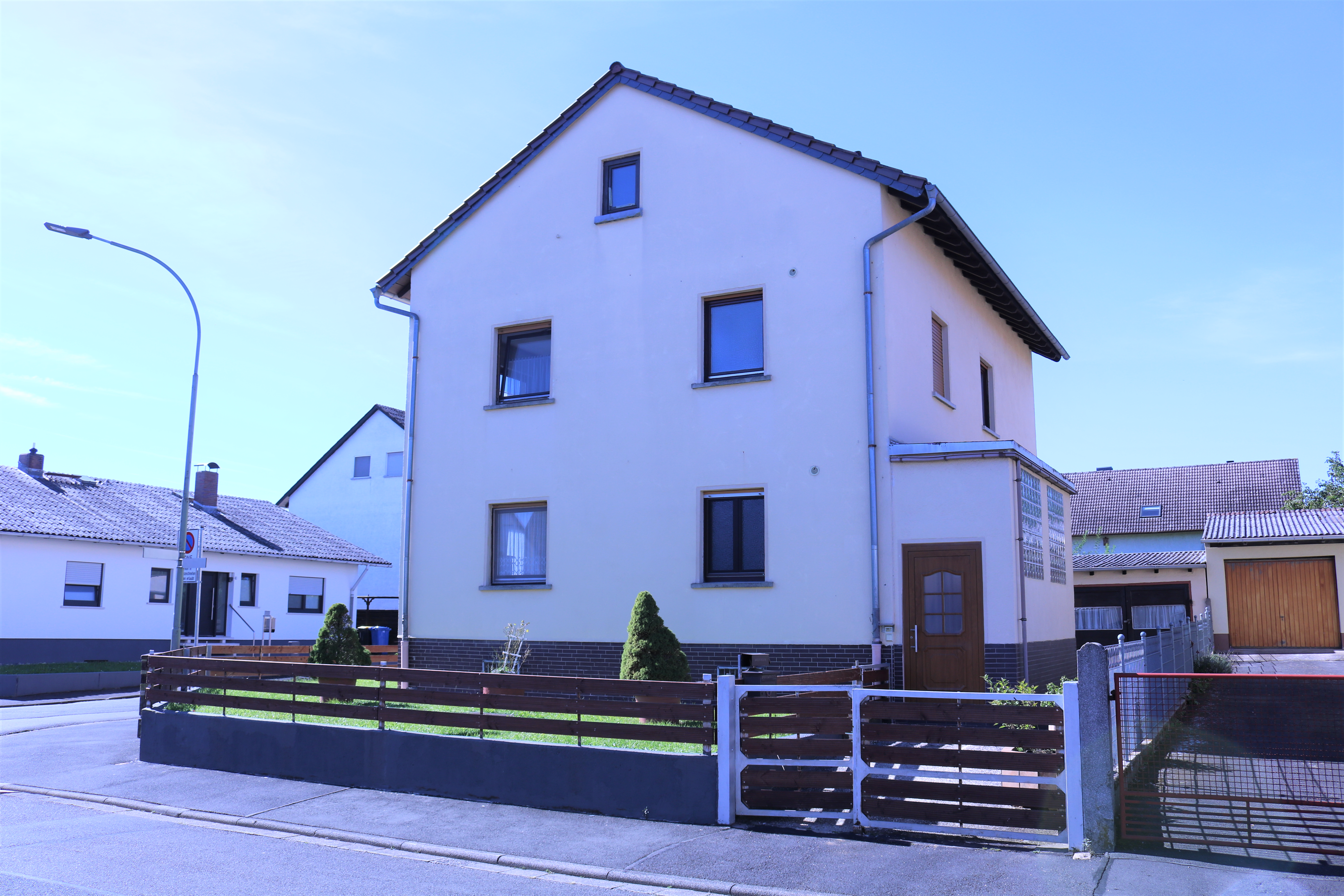 Einfamilienhaus zum Kauf 390.000 € 5 Zimmer 131,1 m²<br/>Wohnfläche 751 m²<br/>Grundstück Bellersheim Hungen 35410