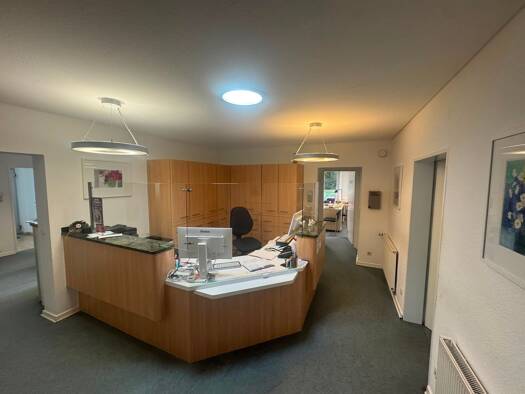 Büro zur Miete provisionsfrei 1.336 € 1 Zimmer 242,9 m² Bürofläche Windmühlenweg 4 Vörden Marienmünster 37696