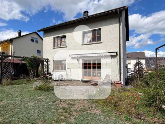 Einfamilienhaus zum Kauf 248.000 € 6 Zimmer 125 m² 543 m² Grundstück Schwandorf Schwandorf 92421
