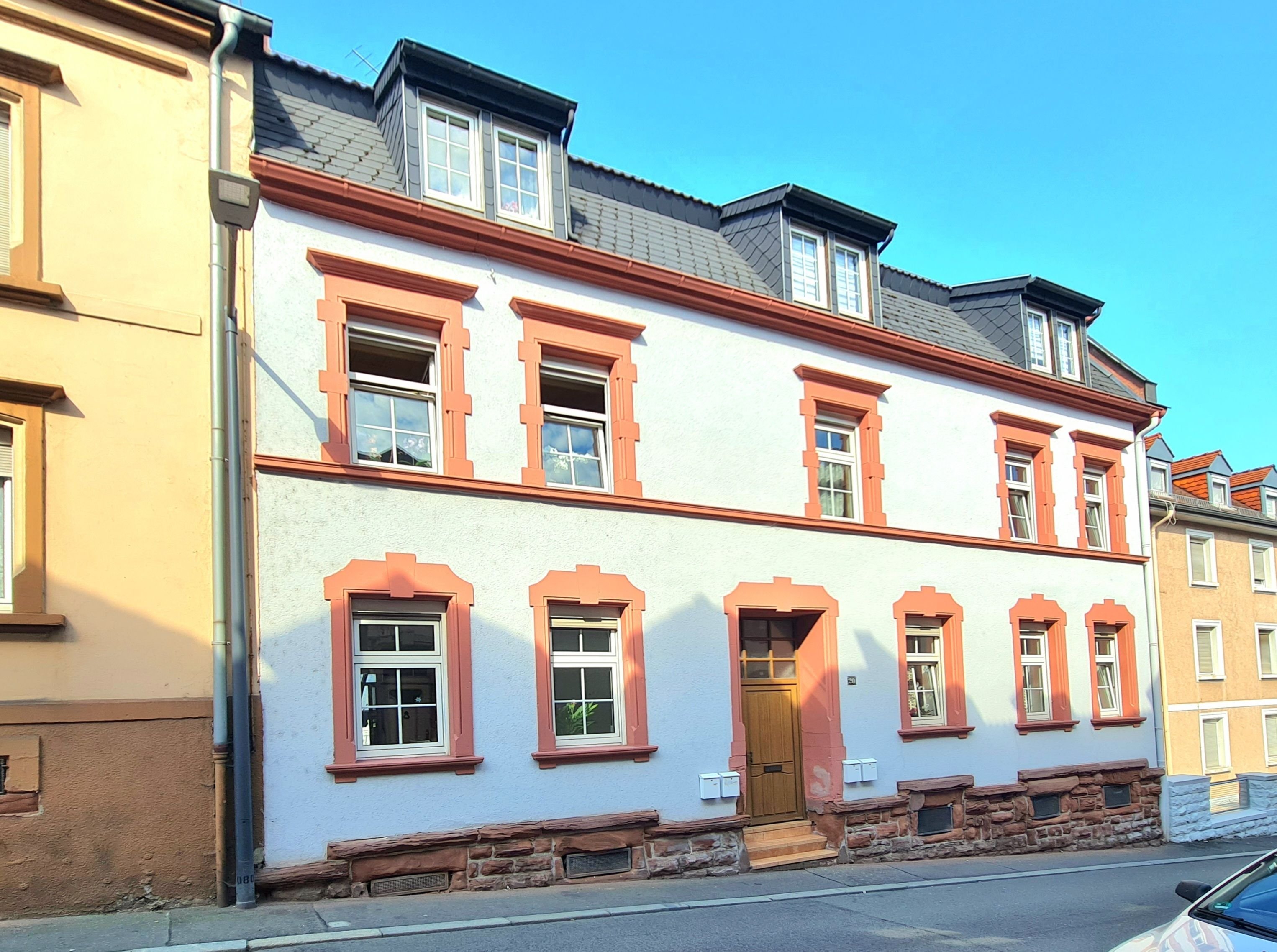 Mehrfamilienhaus zum Kauf 282.240 € 12 Zimmer 307,2 m²<br/>Wohnfläche 225 m²<br/>Grundstück Westl. Stadtgeb. - Imserbühl-Gottelsberg Pirmasens 66954