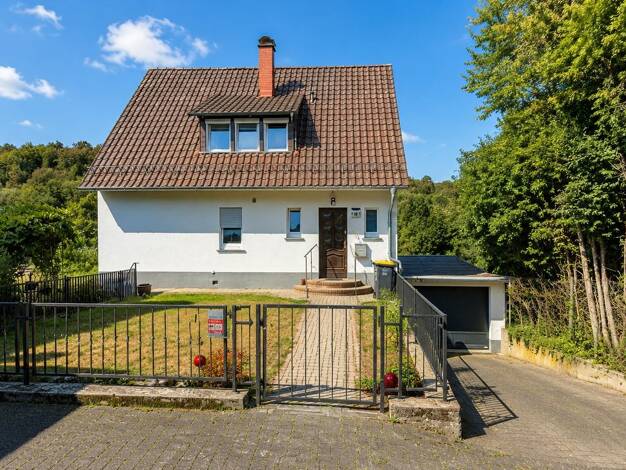 Mehrfamilienhaus zum Kauf 8 Zimmer 253 m² 1.845 m² Grundstück Neukirchen Braunfels 35619