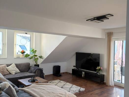 Wohnung zur Miete 1.100 € 3 Zimmer 85,3 m² Geschoss 2/3 frei ab 01.05.2026 Weisendorf 91085