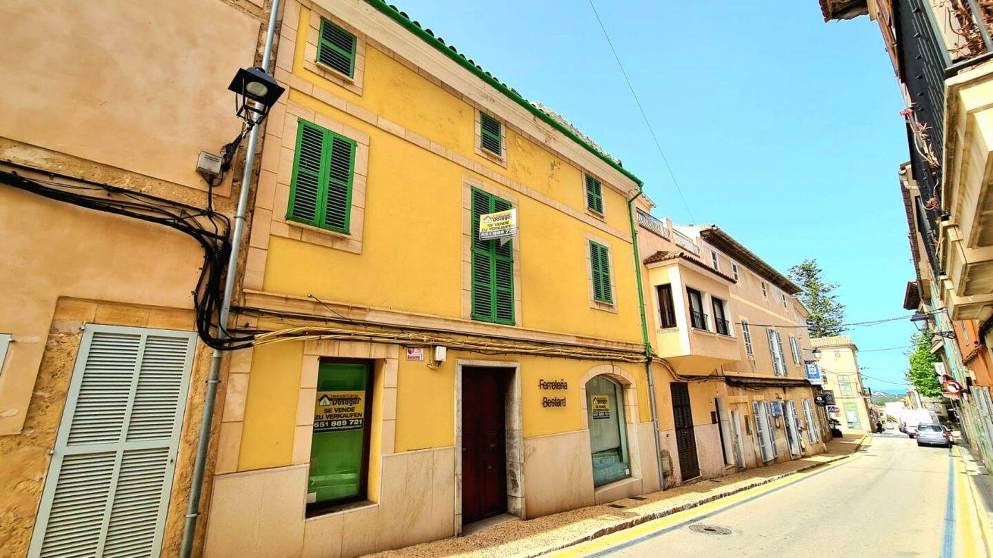 Immobilie in Paitzdorf - Zu reformierendes Styadthaus, aufgeteilt in Erdgeschoss und zwei Etagen in Capdepera - Bild 0