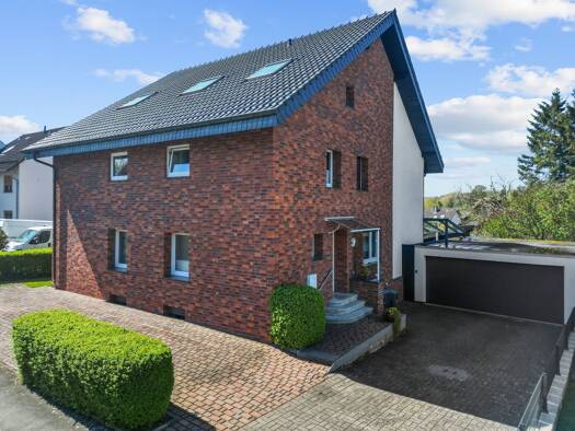 Mehrfamilienhaus zum Kauf 340.000 € 11 Zimmer 299 m² 959 m² Grundstück Langenholzhausen Kalletal 32689