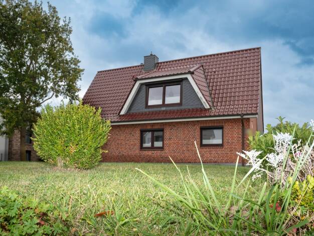 Einfamilienhaus zum Kauf 749.000 € 8 Zimmer 185 m² 2.394 m² Grundstück Kraksdorf Neukirchen 23779