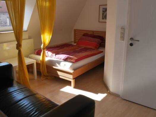 Wohnung zur Miete 610 € 1 Zimmer 27,3 m² Dachgeschoss, 5. Geschoss frei ab sofort Sebald Nürnberg 90403