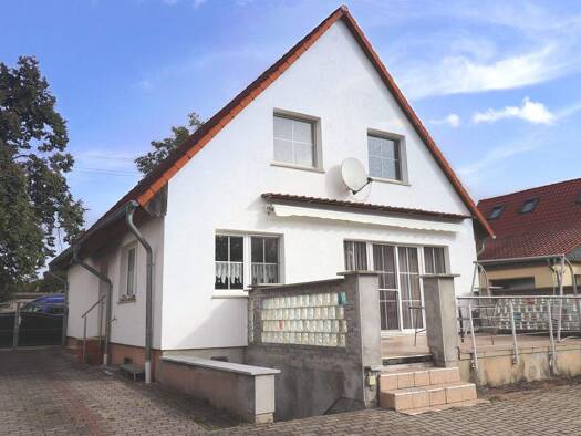 Einfamilienhaus zum Kauf 200.000 € 7 Zimmer 140 m² 1.100 m² Grundstück frei ab sofort Gütter Burg 39288