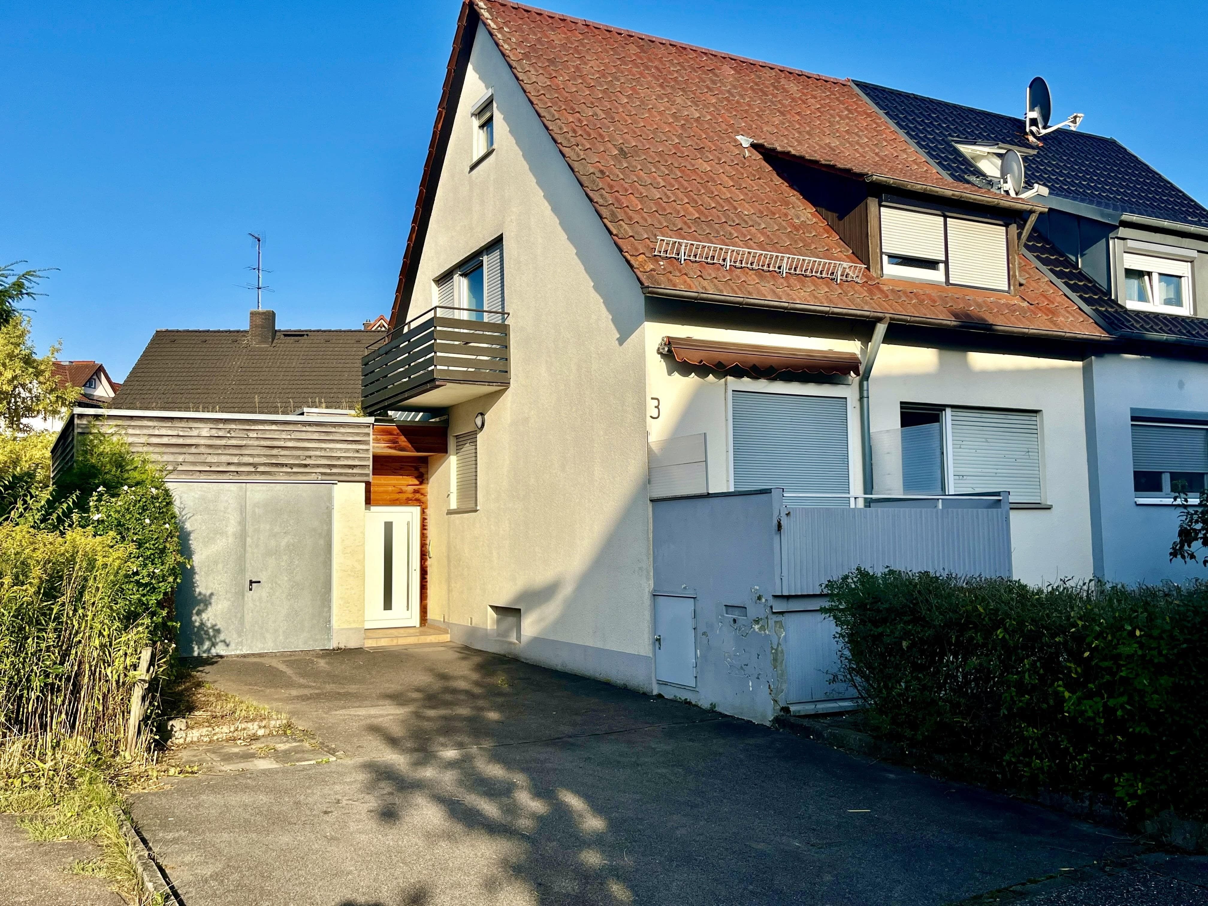 Doppelhaushälfte zum Kauf 499.000 € 7 Zimmer 135 m²<br/>Wohnfläche 302 m²<br/>Grundstück ab sofort<br/>Verfügbarkeit Gebersheim Leonberg 71229