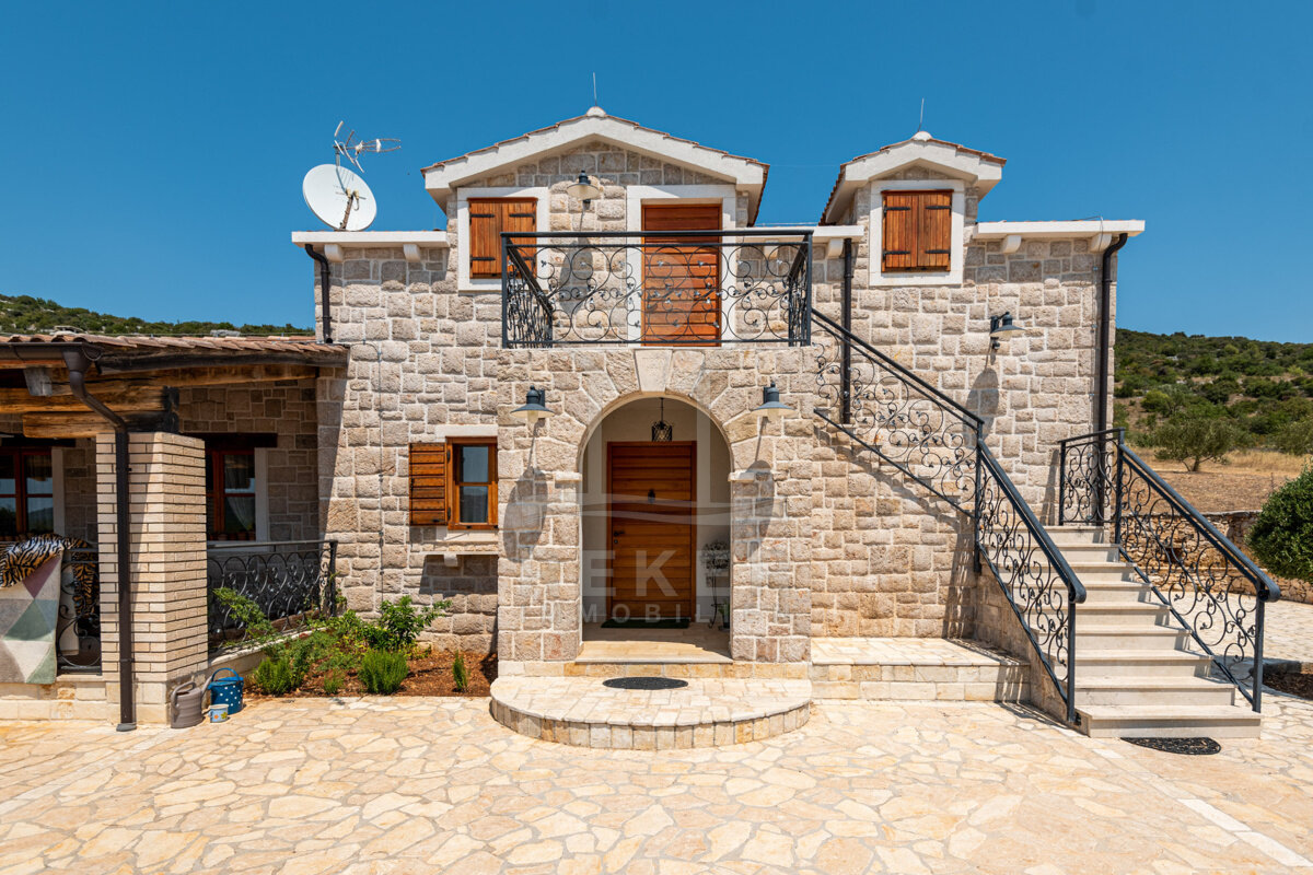 Villa zum Kauf 1.050.000 € 6 Zimmer 360 m²<br/>Wohnfläche 22.000 m²<br/>Grundstück Vodice 22211