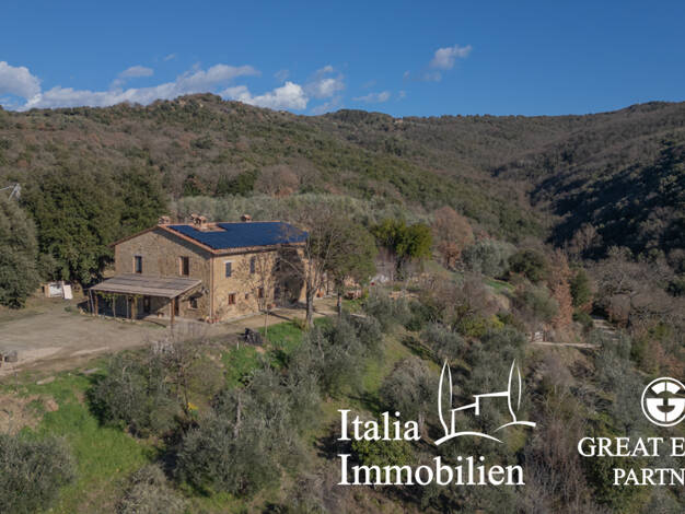 Bauernhaus zum Kauf 950.000 € 20 Zimmer 313 m² 47.000 m² Grundstück Città della Pieve 06062