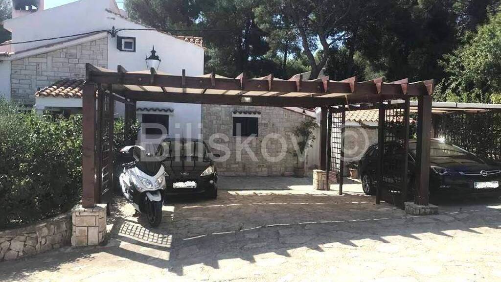 Haus zum Kauf 695.000 € 14 Zimmer 167 m² Solta