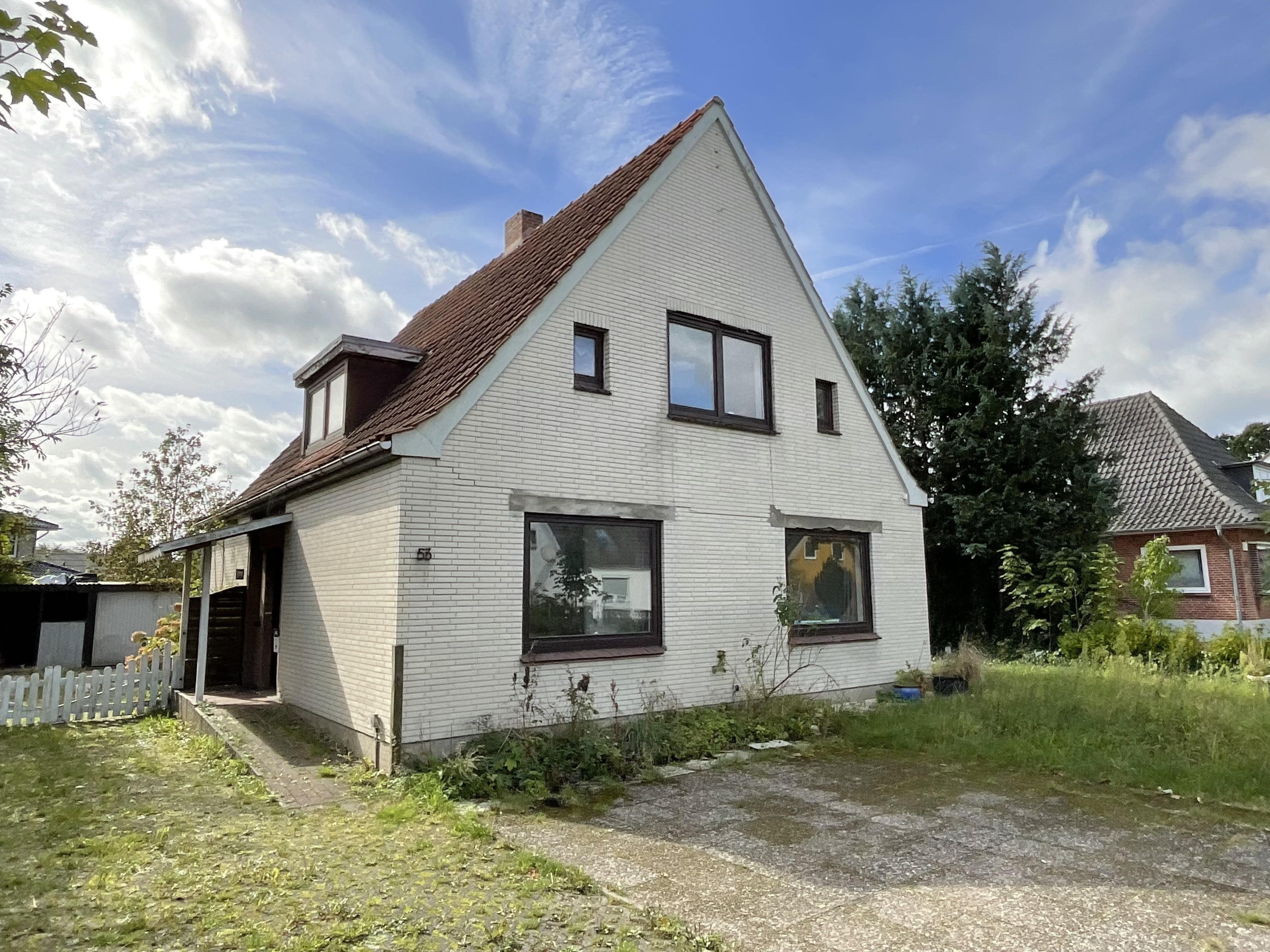 Einfamilienhaus zum Kauf 250.000 € 6 Zimmer 205 m²<br/>Wohnfläche 698 m²<br/>Grundstück ab sofort<br/>Verfügbarkeit Jübek 24855