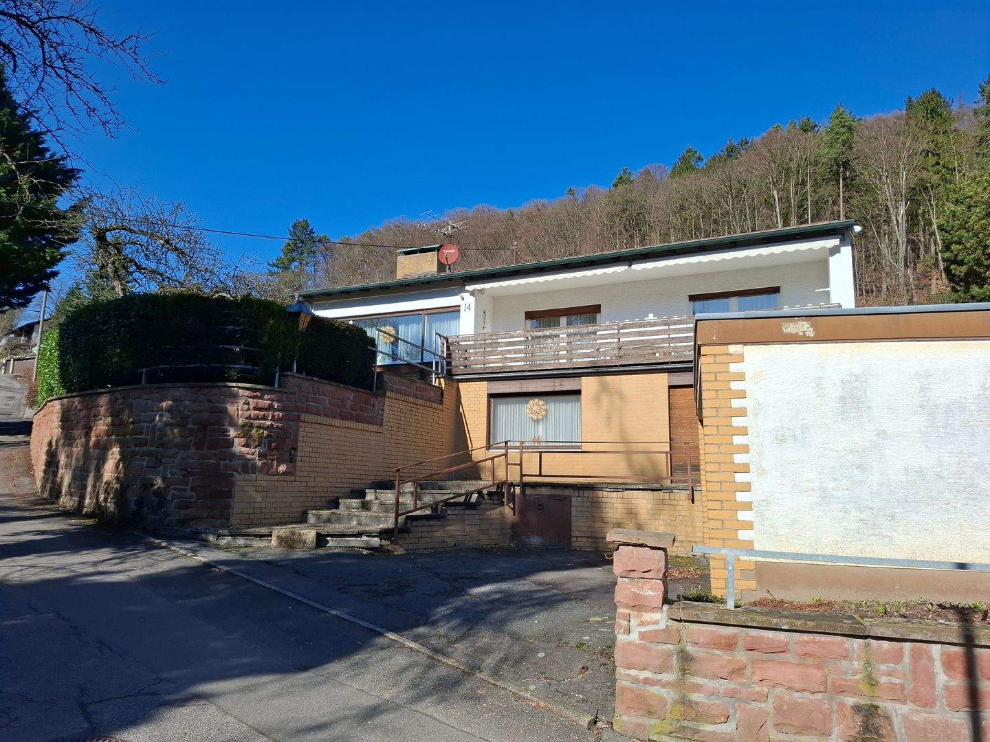 Immobilie in Wilhelmsfeld - Familienfreundliches Einfamilienhaus auf der Sonnenseite von Wilhelmsfeld - Bild 2