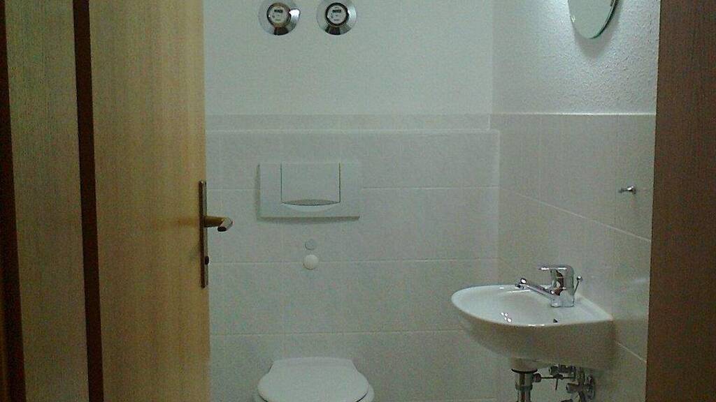 WG-Zimmer zur Miete 560 € 3 Zimmer 80,1 m² 3. Geschoss Siedlerstraße Meißen 01662