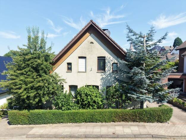 Einfamilienhaus zum Kauf 366.600 € 8 Zimmer 201 m² 765 m² Grundstück Oerlinghausen Oerlinghausen 33813
