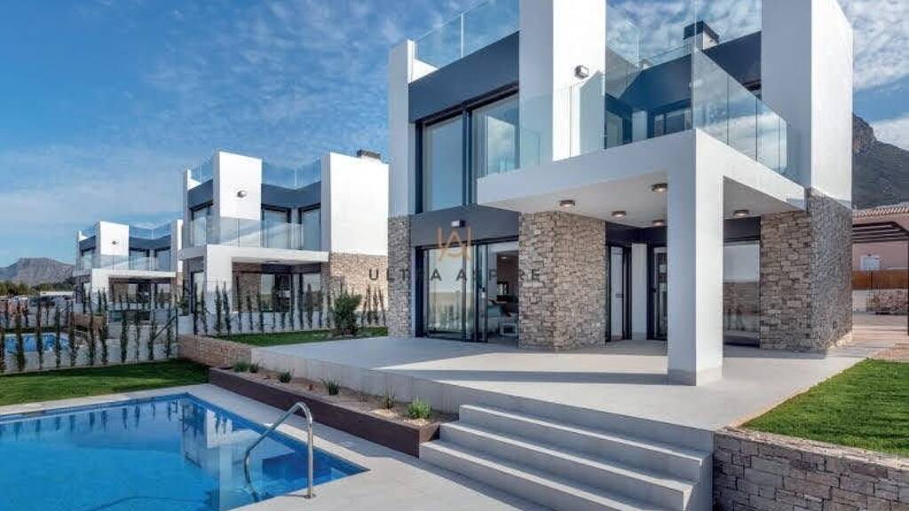 Haus zum Kauf - Erstbezug provisionsfrei 1.270.000 € 3 Zimmer 244 m² 434 m² Grundstück frei ab sofort Colonia de Sant Pere 07579