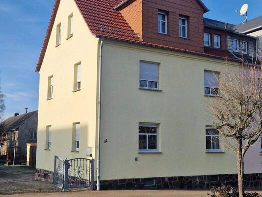 Doppelhaushälfte zum Kauf 145.000 € 8 Zimmer 156 m² 600 m² Grundstück Frohburg Frohburg 04654