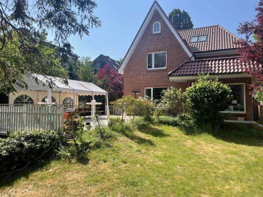 Haus zum Kauf 1.190.000 € 8 Zimmer 310 m² 948 m² Grundstück Langenhorn Hamburg 22415