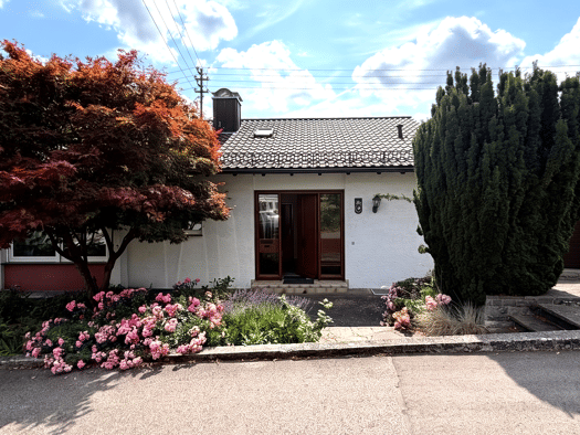 Einfamilienhaus zum Kauf 570.000 € 5 Zimmer 130 m² 1.127 m² Grundstück frei ab sofort Kleinsachsenheim Sachsenheim 74343
