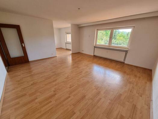 Wohnung zur Miete 710 € 3 Zimmer 105 m² 1. Geschoss frei ab 15.03.2026 Karolingerstraße 3 Pfalzel Trier 54293
