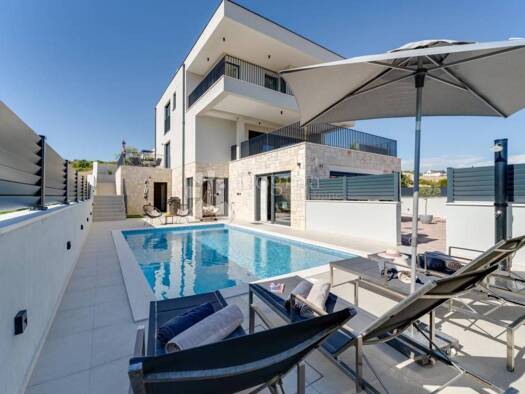 Haus zur Miete 4.200 € 6 Zimmer 320 m² Brodarica, Sibenik - Okolica Sibenik