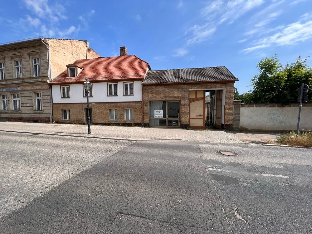 Mehrfamilienhaus zum Kauf 129.000 € 11 Zimmer 222 m²<br/>Wohnfläche 1.232 m²<br/>Grundstück Bad Freienwalde Bad Freienwalde (Oder) 16259