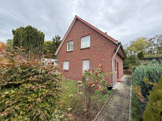 Einfamilienhaus zum Kauf 250.000 € 101 m² 565 m² Grundstück frei ab sofort Am Storchennest 46 Weißenfels 06667