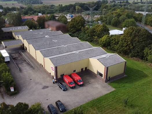 Produktionshalle zum Kauf als Kapitalanlage geeignet 1.495.000 € 1.545 m² 6.415 m² Grundstück teilbar von 287 m² bis 1.258 m² Am Knickrehm 12 Bad Schwartau 23611