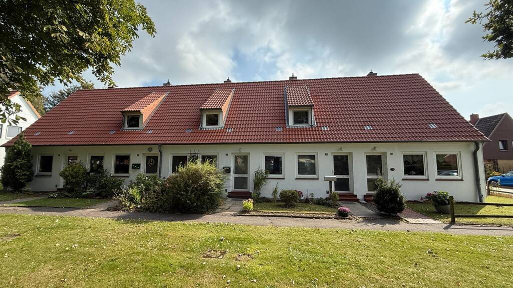 Reihenmittelhaus zum Kauf als Kapitalanlage geeignet 89.000 € 3 Zimmer 46 m² Bredstedt 25821