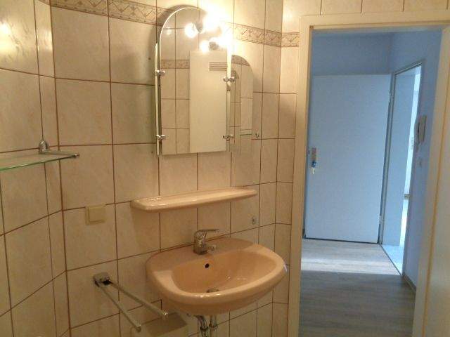 Immobilie in Schönburg - Attraktive Kapitalanlage  3-Zimmerwohnung mit großem Balkon und PKW-Stellplatz - Bild 3