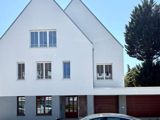 Wohnung zur Miete 2.070 € 4 Zimmer 131 m² Geschoss 1/2 frei ab sofort Merheim Kalk 51109