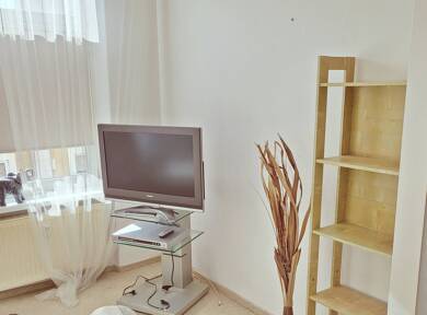 Wohnung zur Miete 345 € 2 Zimmer 33 m² 2. Geschoss frei ab sofort Landreiterstr. 1 Schelfstadt Schwerin 19055