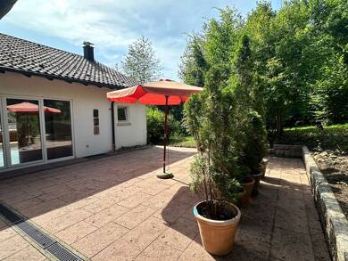 Einfamilienhaus zum Kauf 380.000 € 8 Zimmer 226 m² 1.500 m² Grundstück Wehingen 78564
