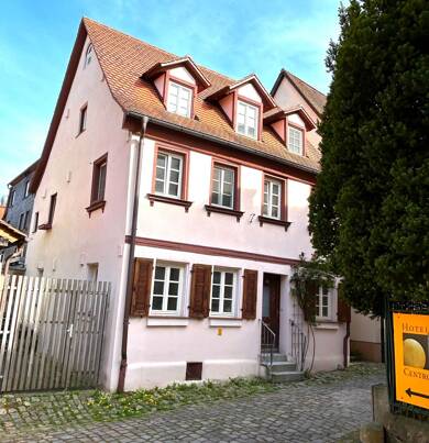 Stadthaus zum Kauf 375.000 € 5 Zimmer 137 m² 75 m² Grundstück frei ab sofort Südliche Mauerstr. 14 Stadtmitte Schwabach 91126