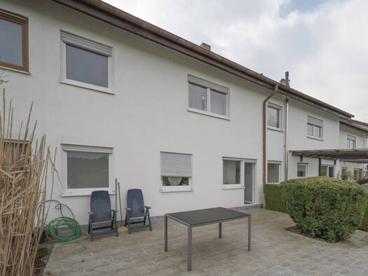 Reihenmittelhaus zum Kauf 339.900 € 4,5 Zimmer 122,8 m² 380 m² Grundstück Locherhof Eschbronn 78664